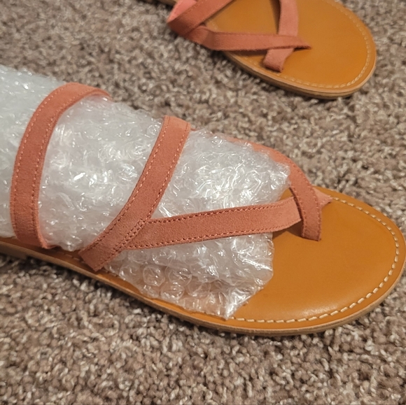 NWOT GAP toe cross slide sandals - Picture 2 of 5